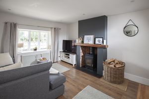 Sitting Room_Elmcroft- click for photo gallery